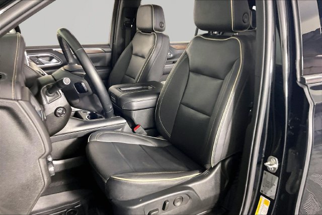 Used 2023 Chevrolet Suburban Premier RWD image 18