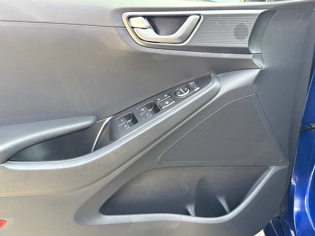 Used 2020 Hyundai Ioniq SE image 25
