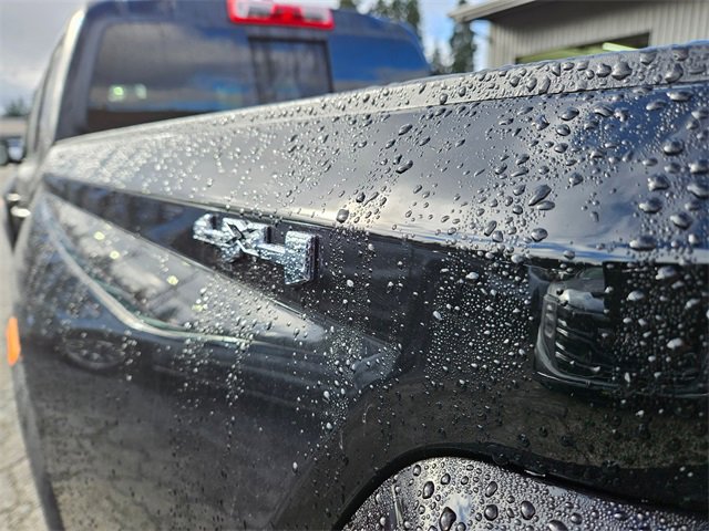 New 2025 GMC Canyon Elevation w/ Convenience Package image 9