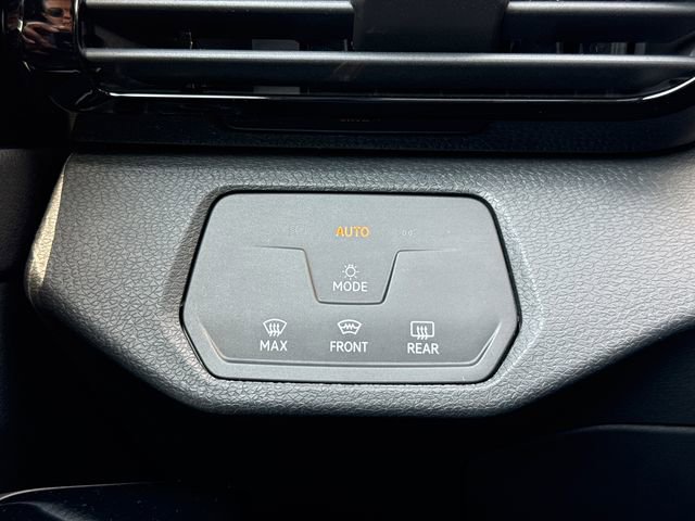 Certified 2022 Volkswagen ID.4 Pro image 43