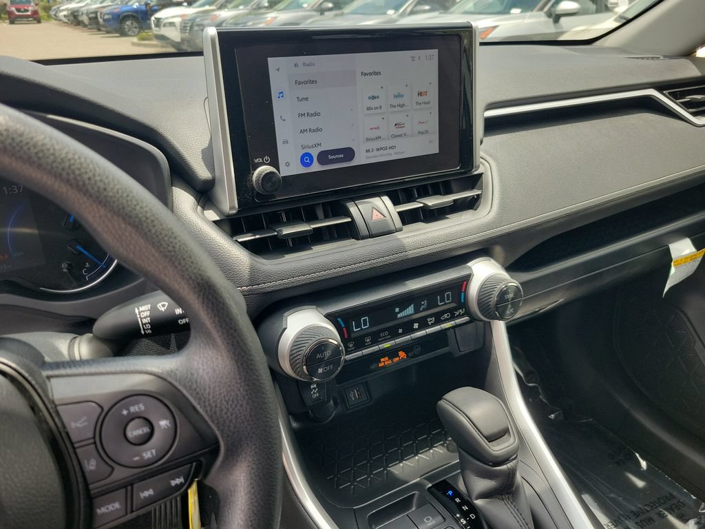 Used 2025 Toyota RAV4 LE AWD/4WD image 22