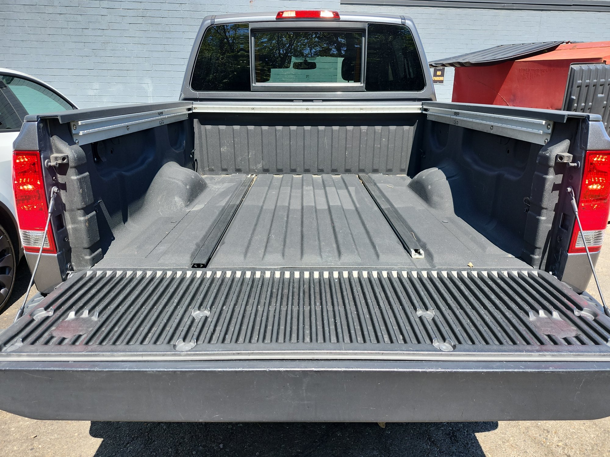 Used 2014 Nissan Titan SL w/ SL Max Utility Package AWD/4WD image 15