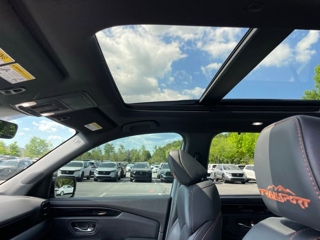 Certified 2024 Honda Pilot TrailSport image 32