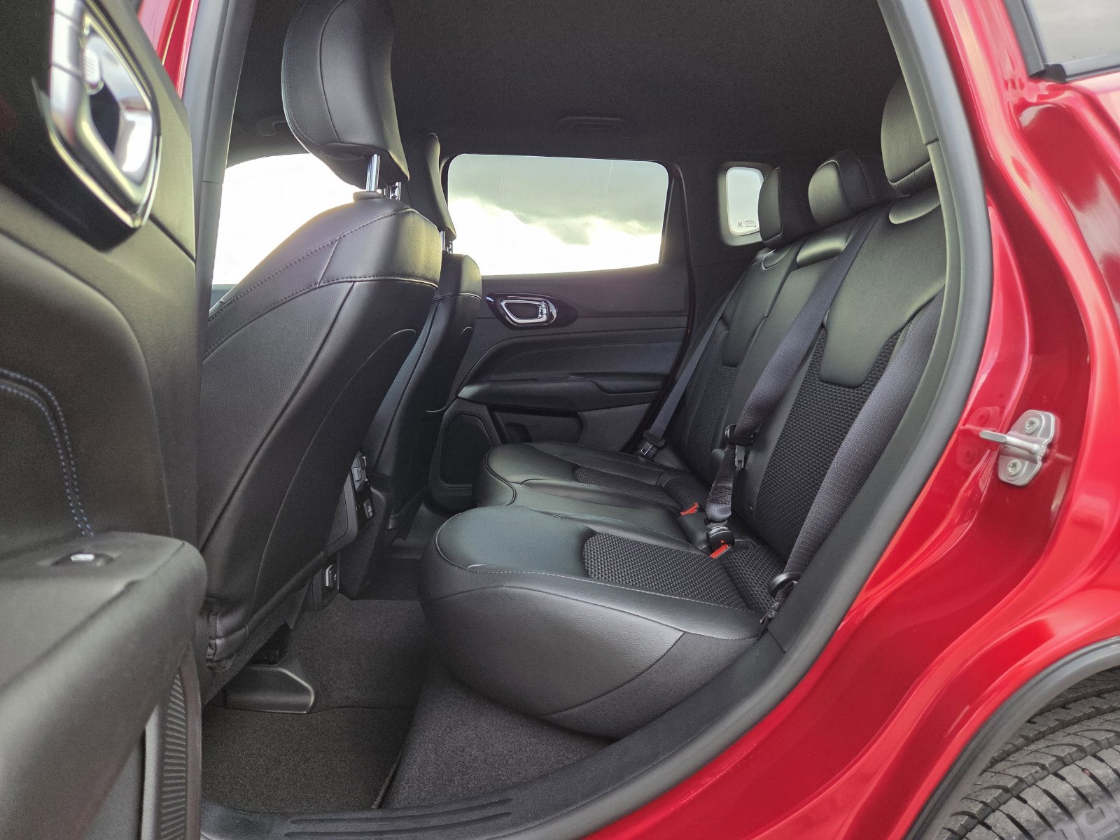 New 2026 Jeep Compass Latitude AWD/4WD image 15