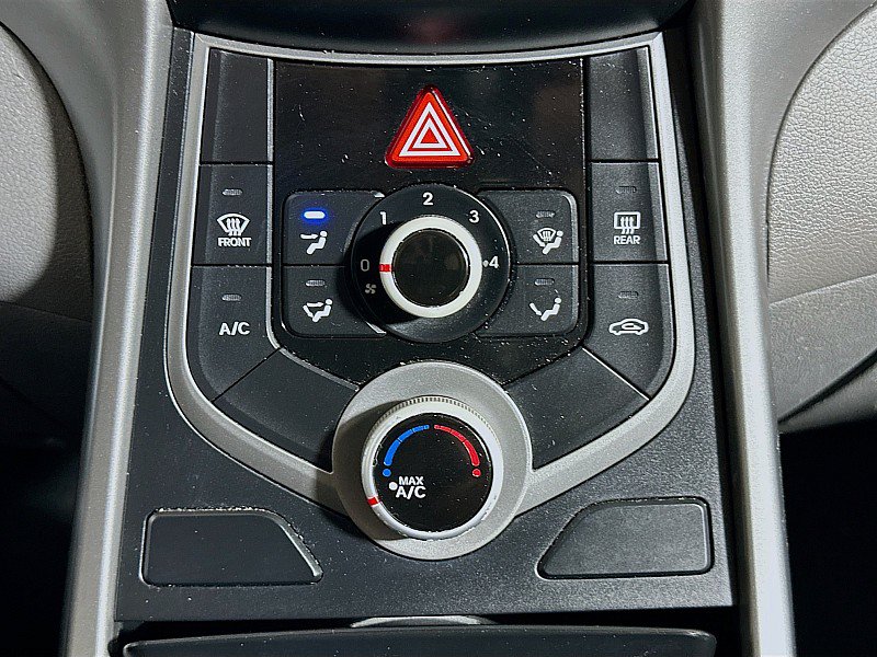 Used 2015 Hyundai Elantra SE w/ Option Group 02 FWD image 16