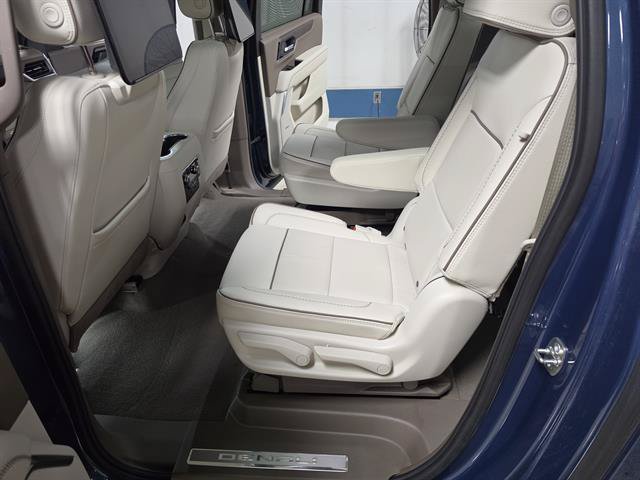 Certified 2025 GMC Yukon XL Denali w/ Advanced Technology Package AWD/4WD image 13