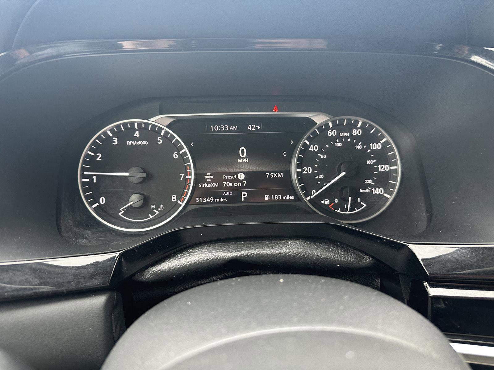 Used 2025 Nissan Pathfinder SV image 10