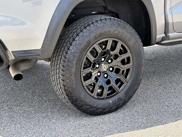 Used 2024 Chevrolet Colorado Trail Boss AWD/4WD image 30