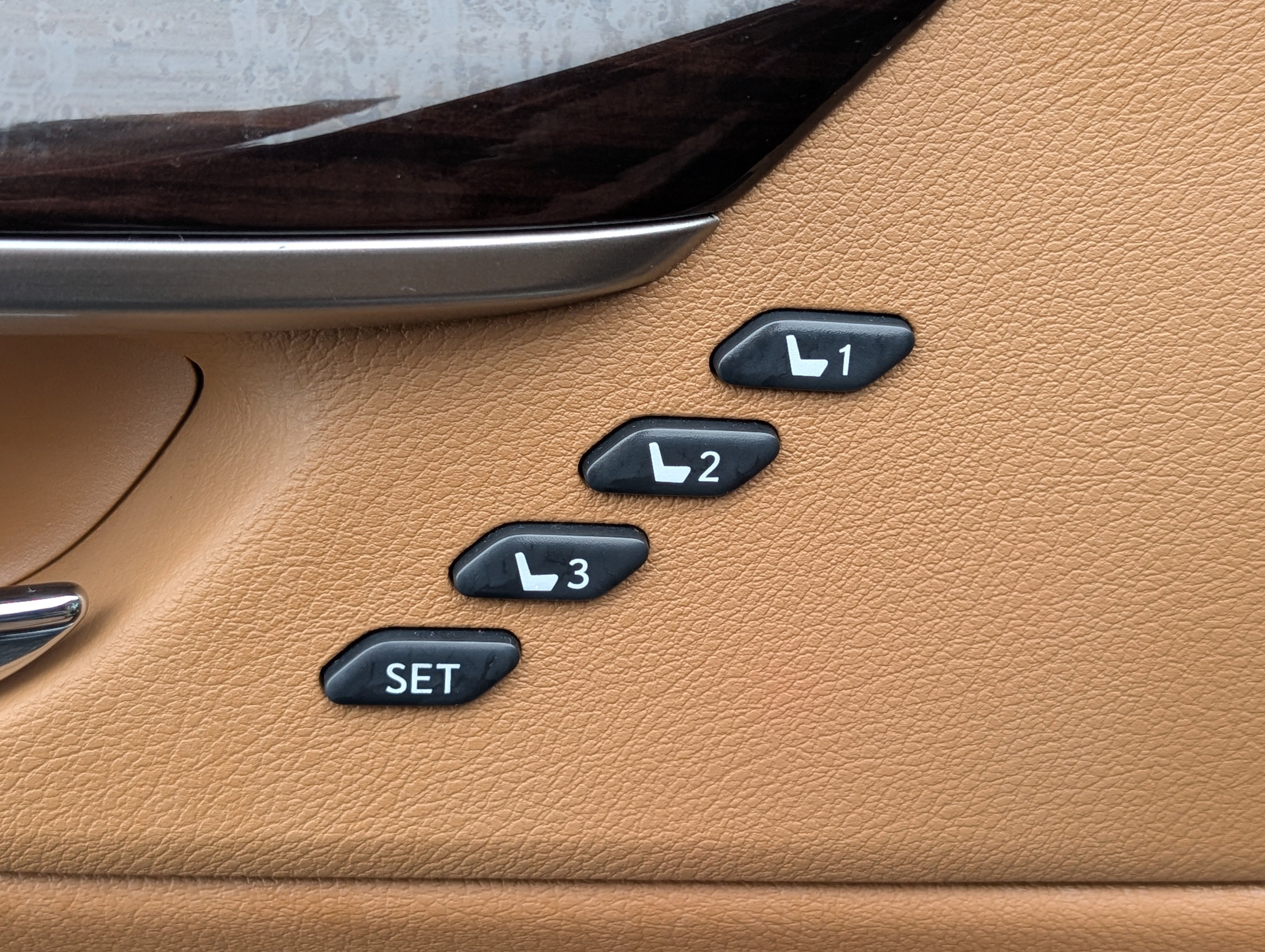 Used 2018 Lexus ES 350 w/ Luxury Package w/Wood Trim image 20