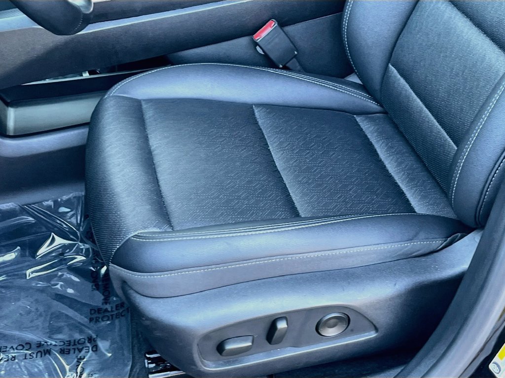 Used 2025 Chevrolet Equinox LT w/ Convenience Package II AWD/4WD image 13