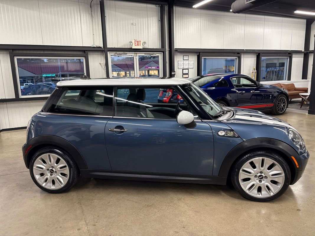 Used 2010 MINI Cooper Hardtop image 15