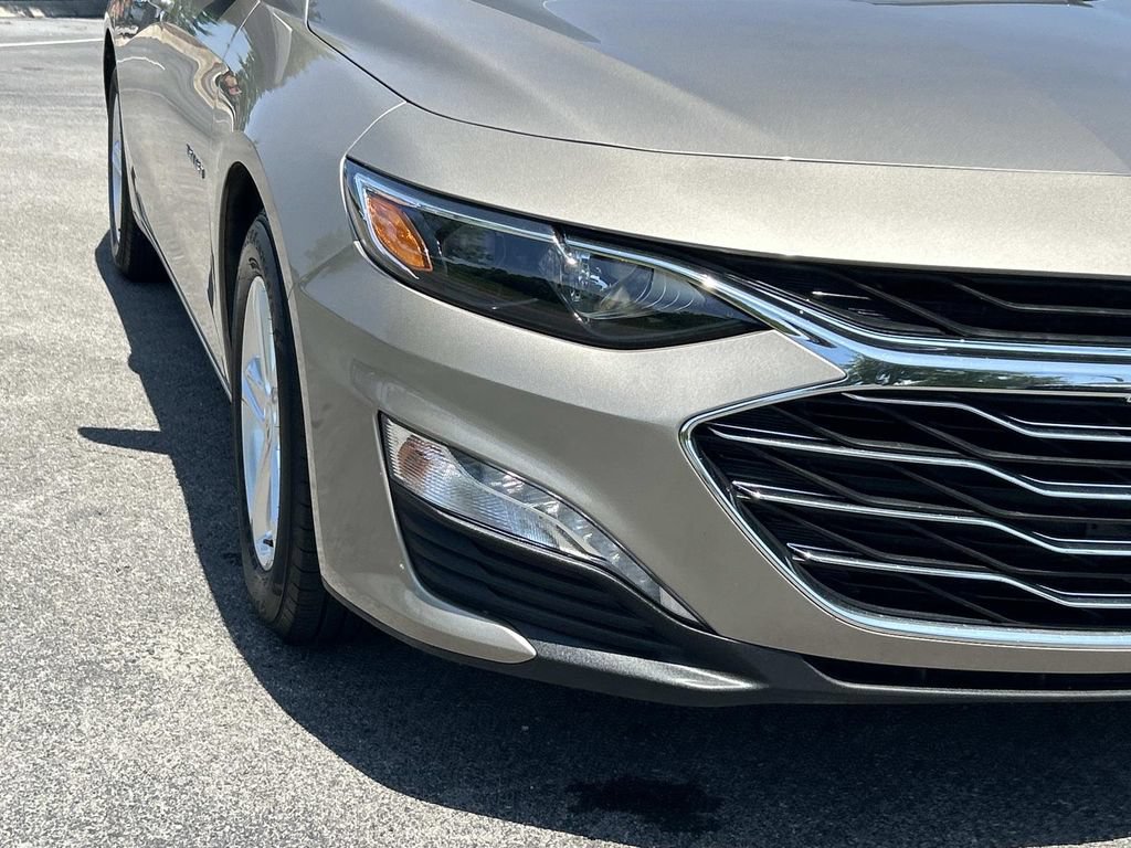 Used 2022 Chevrolet Malibu LT FWD image 13