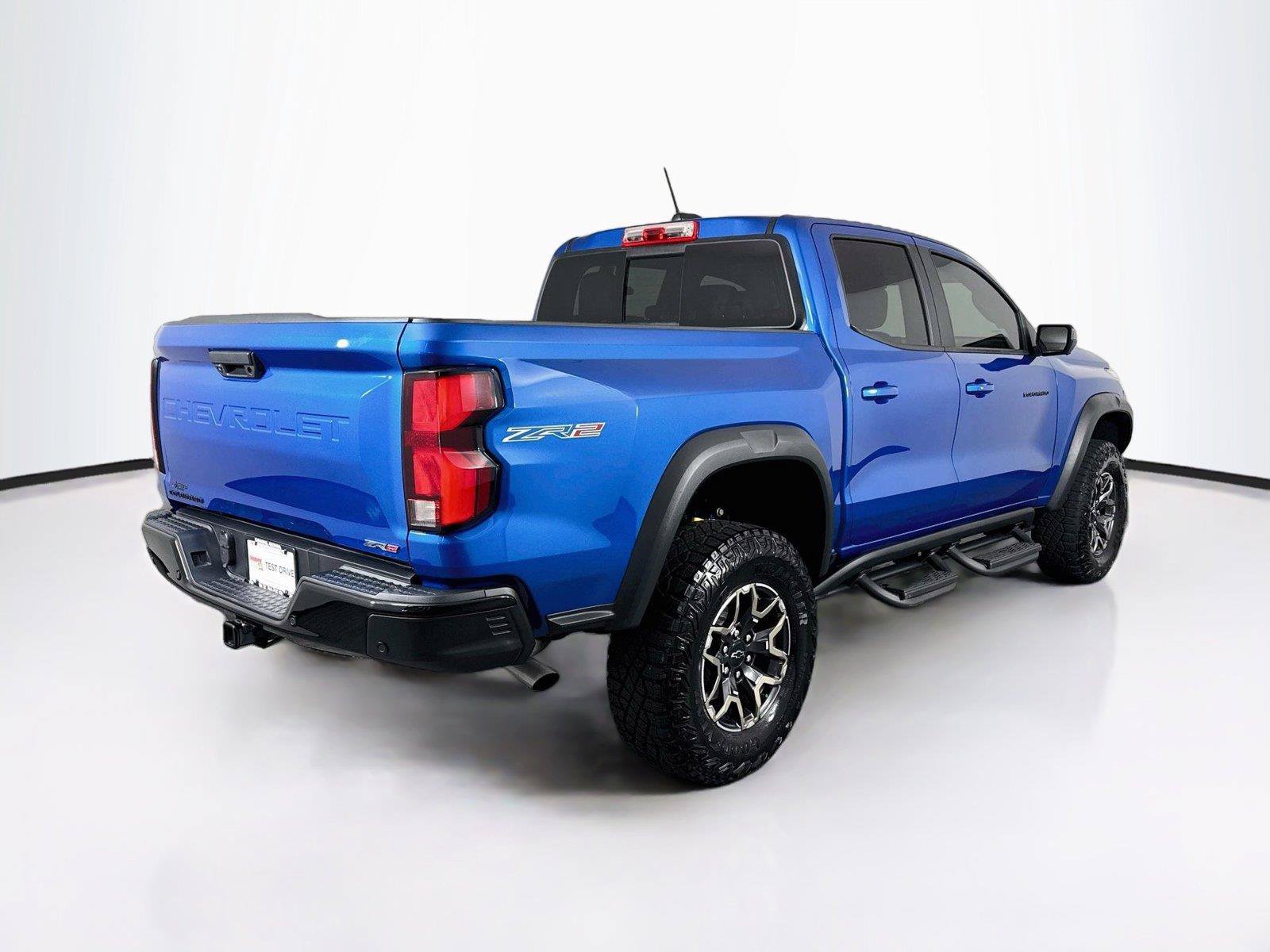 Used 2024 Chevrolet Colorado ZR2 w/ ZR2 Convenience Package III AWD/4WD image 2