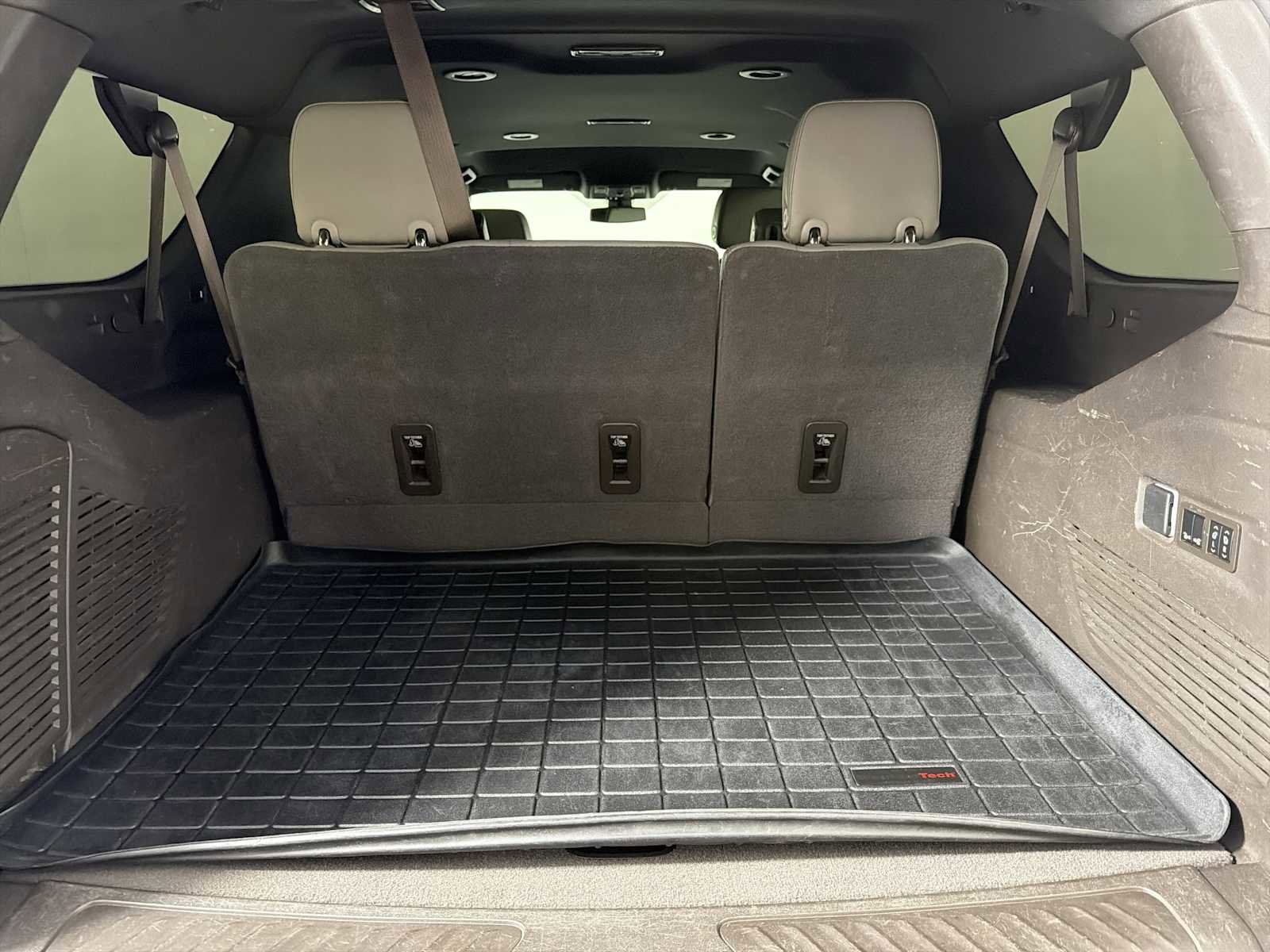 Used 2022 GMC Yukon XL SLT w/ SLT Luxury Package image 34