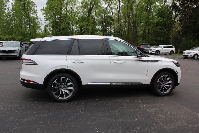 New 2026 Lincoln Aviator Reserve AWD/4WD image 2