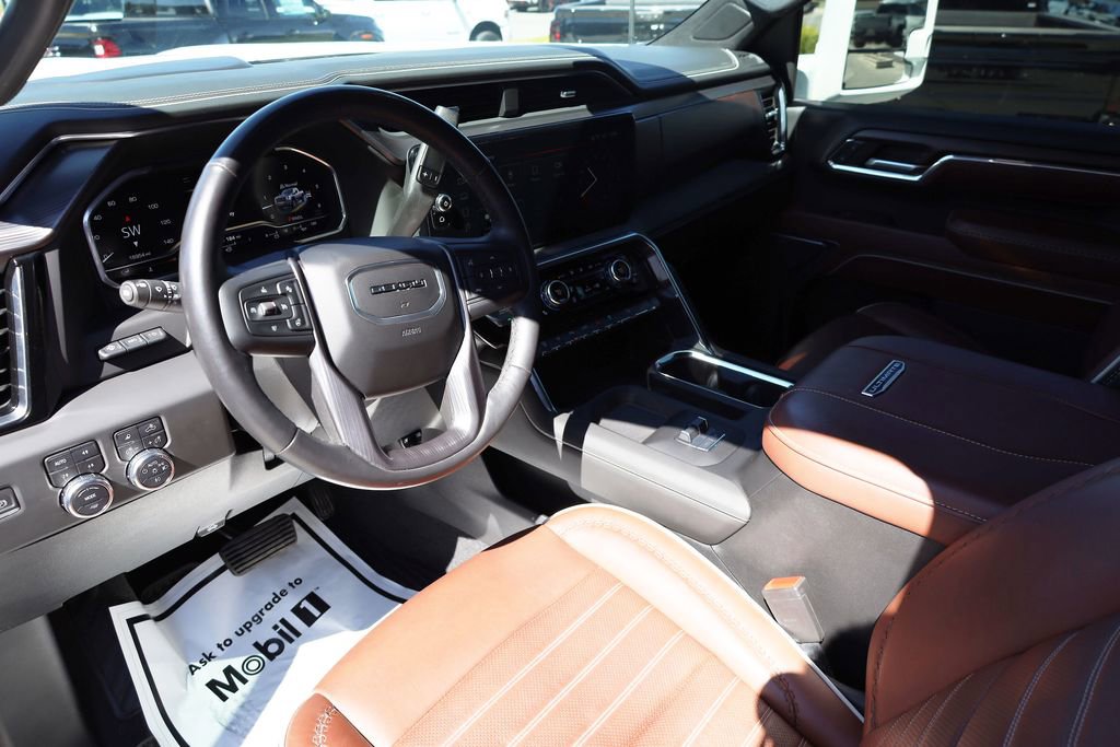 Used 2024 GMC Sierra 3500 Denali Ultimate AWD/4WD image 12