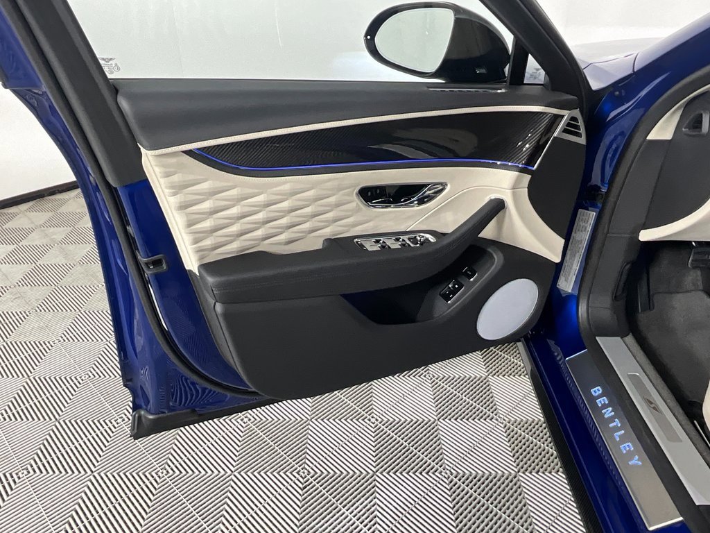 Used 2023 Bentley Flying Spur S V8 image 18