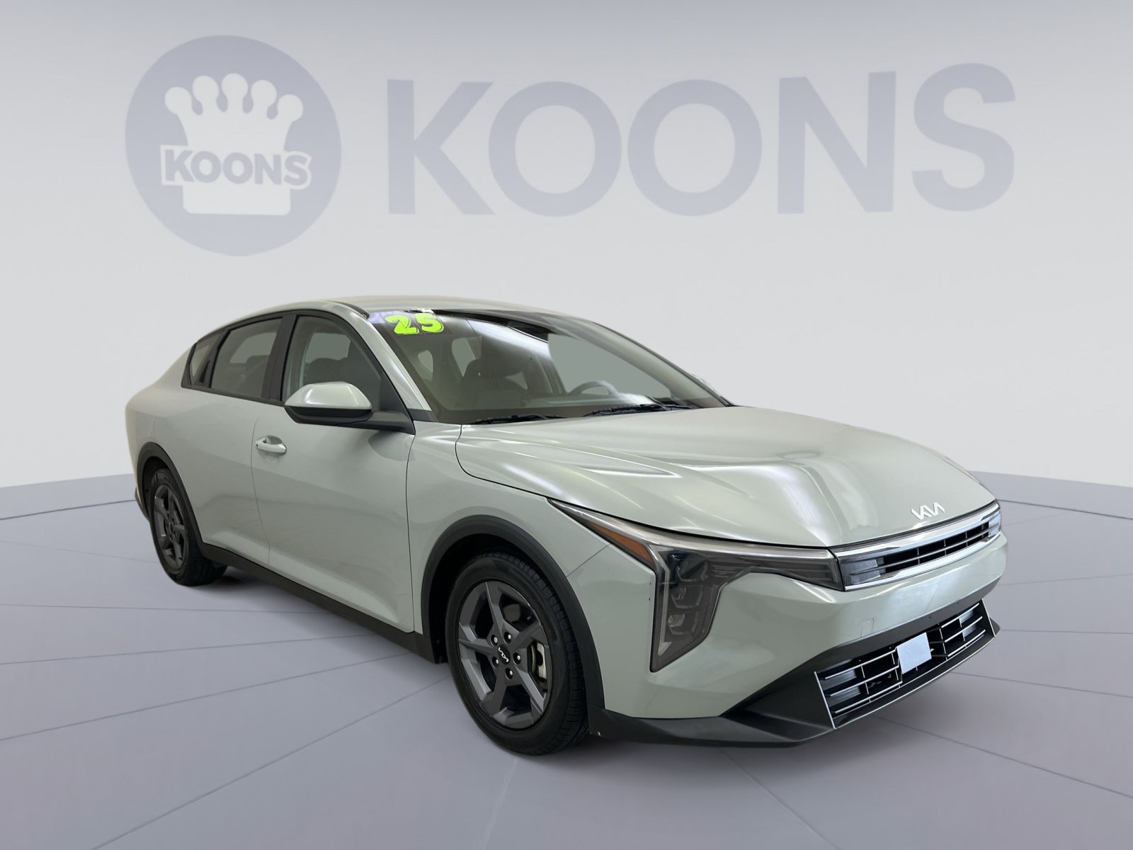 Used 2025 Kia K4 FWD image 2
