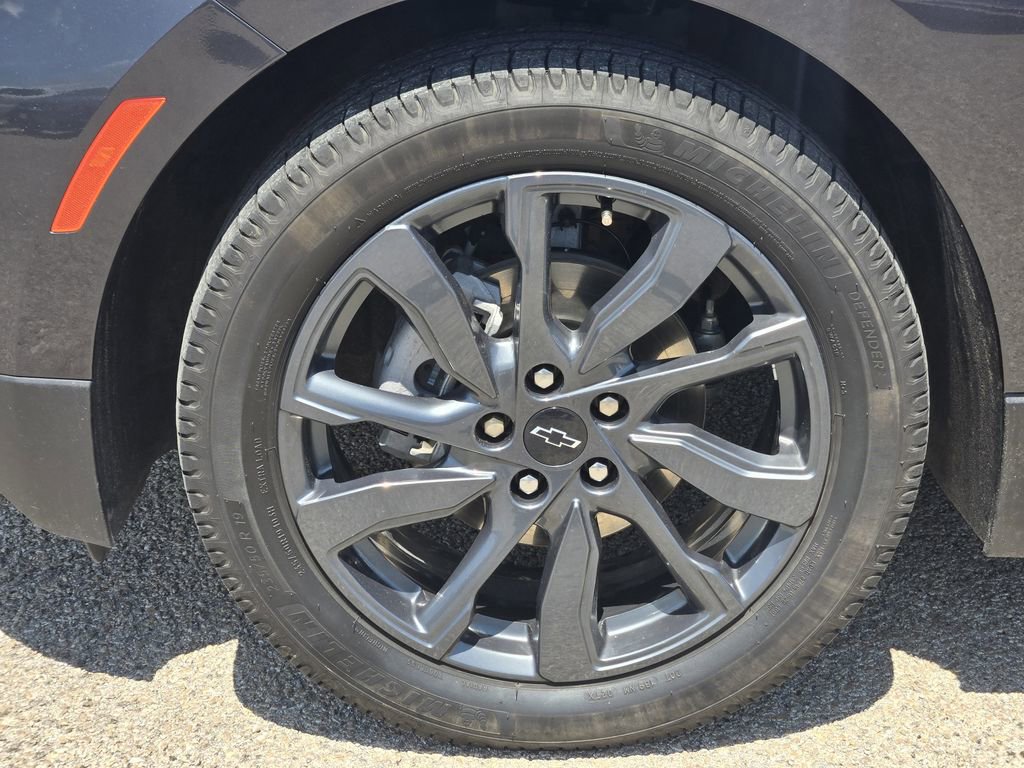 Used 2022 Chevrolet Equinox RS w/ RS Leather Package FWD image 11