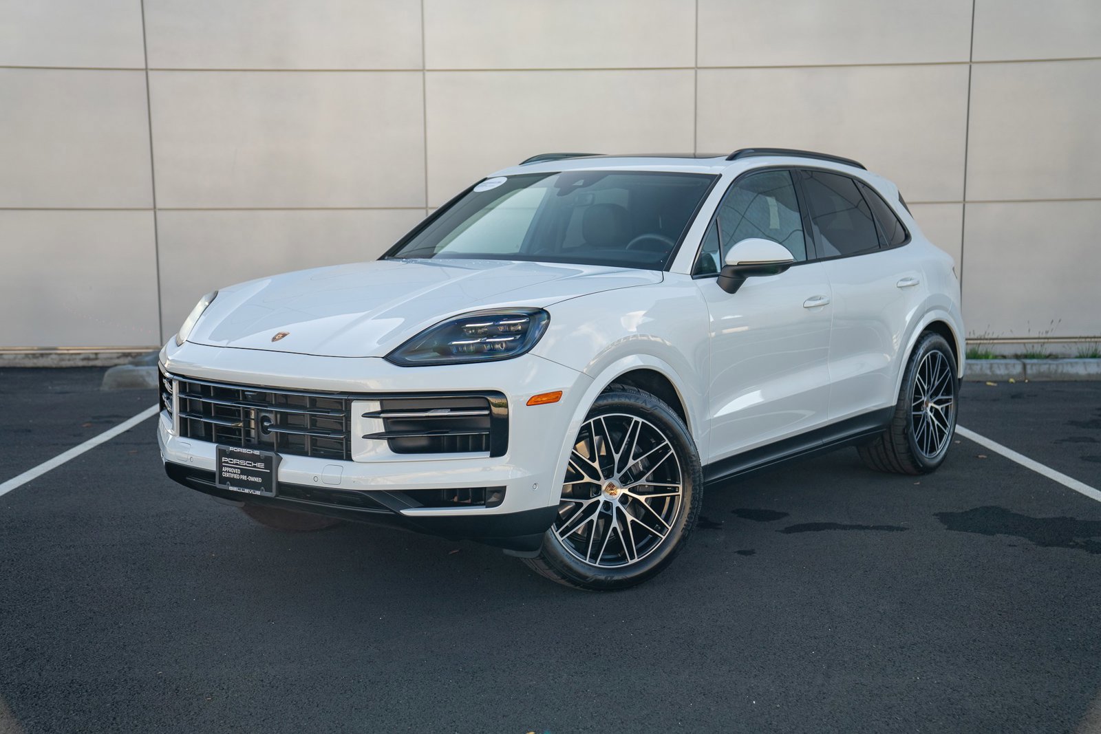 Used 2025 Porsche Cayenne image 1