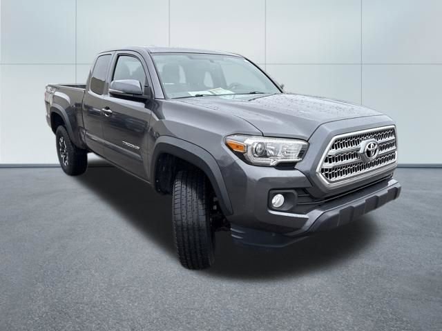 Used 2017 Toyota Tacoma SR5 image 5