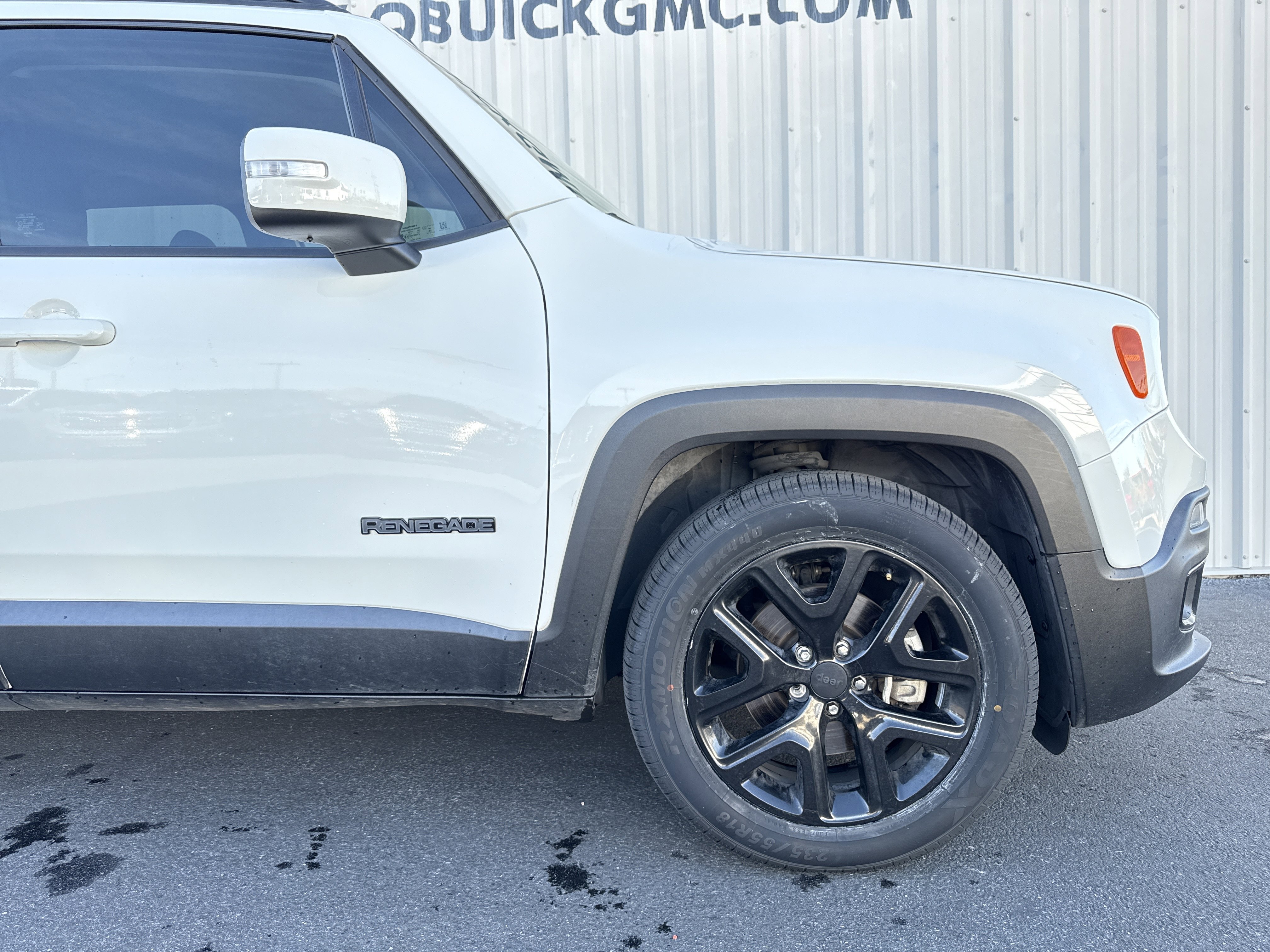 Used 2018 Jeep Renegade Altitude image 31