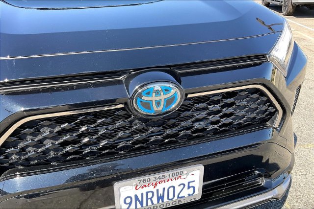 Used 2024 Toyota RAV4 SE w/ Weather & Moonroof Package AWD/4WD image 30