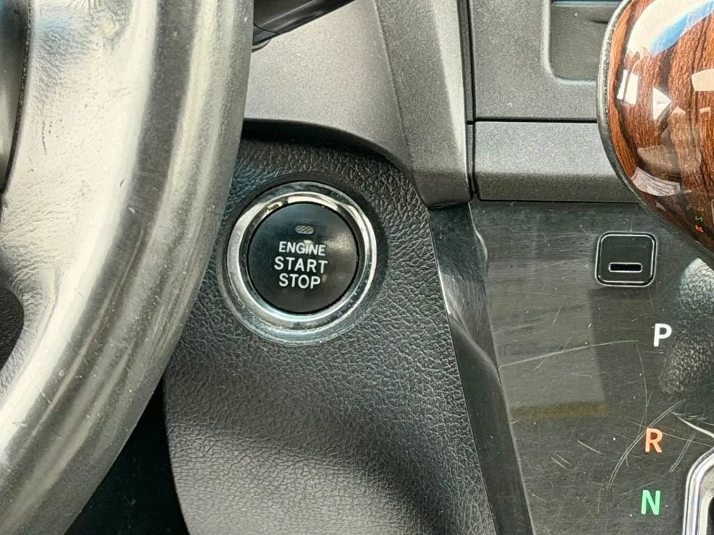 Used 2015 Toyota Sienna Limited Premium FWD image 29