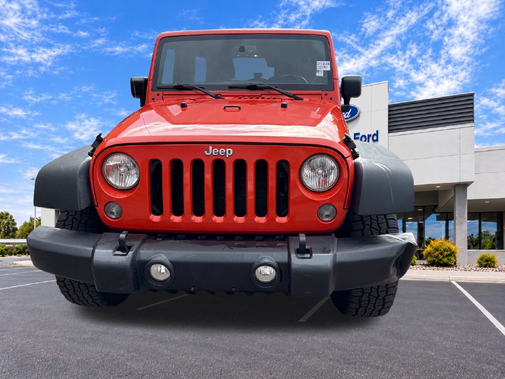 Used 2015 Jeep Wrangler Unlimited Rubicon w/ Connectivity Group AWD/4WD image 2