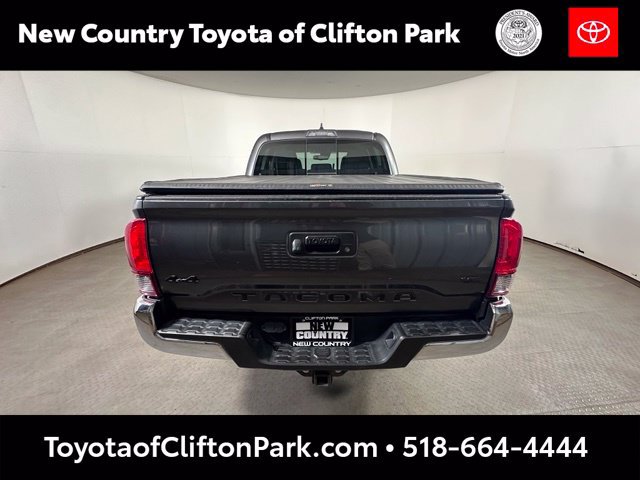 Used 2019 Toyota Tacoma SR5 AWD/4WD image 6