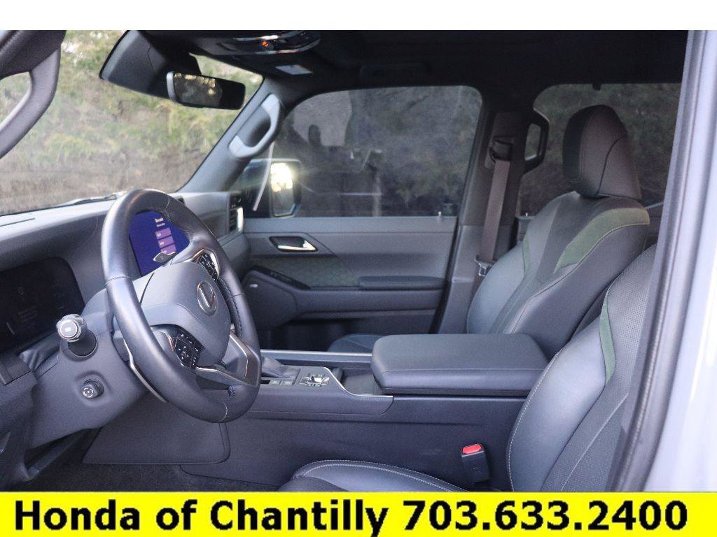 Used 2024 Lexus GX 550 image 26