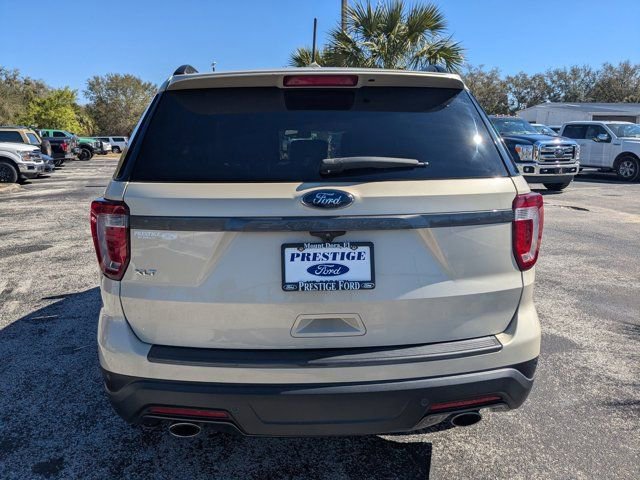 Used 2018 Ford Explorer XLT w/ Equipment Group 202A image 6