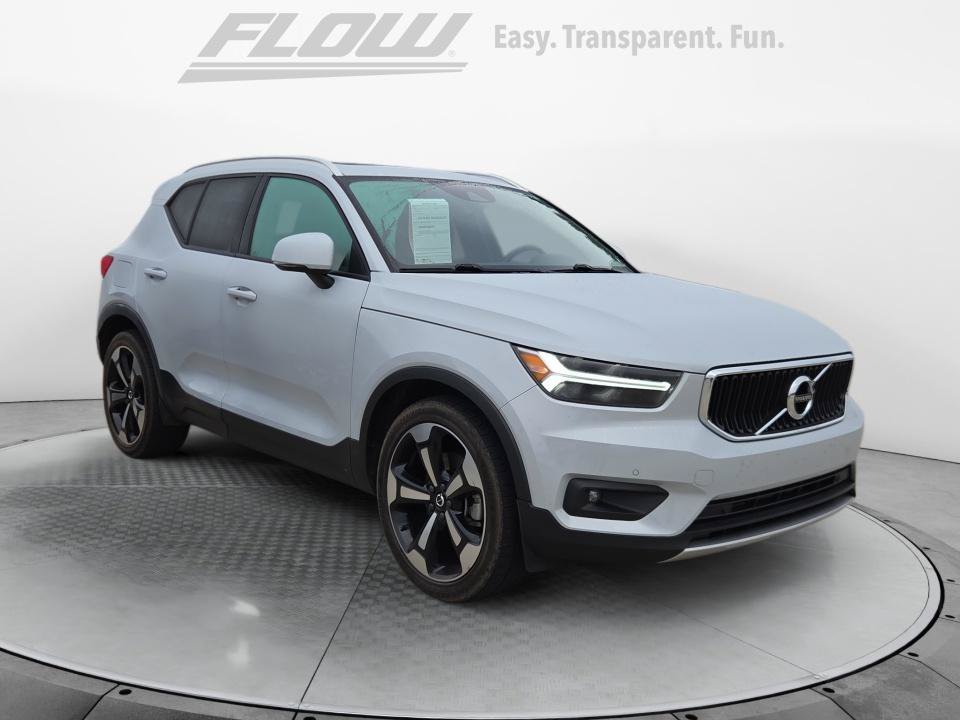 Used 2021 Volvo XC40 T5 Momentum w/ Protection Package Premier