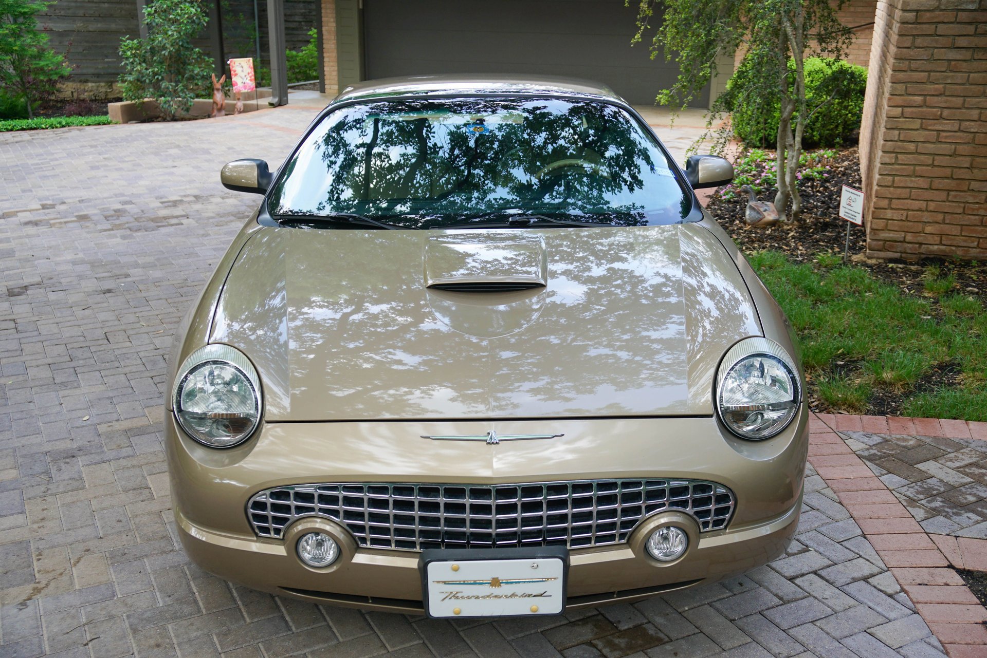 Used 2005 Ford Thunderbird 50th Anniversary RWD image 16