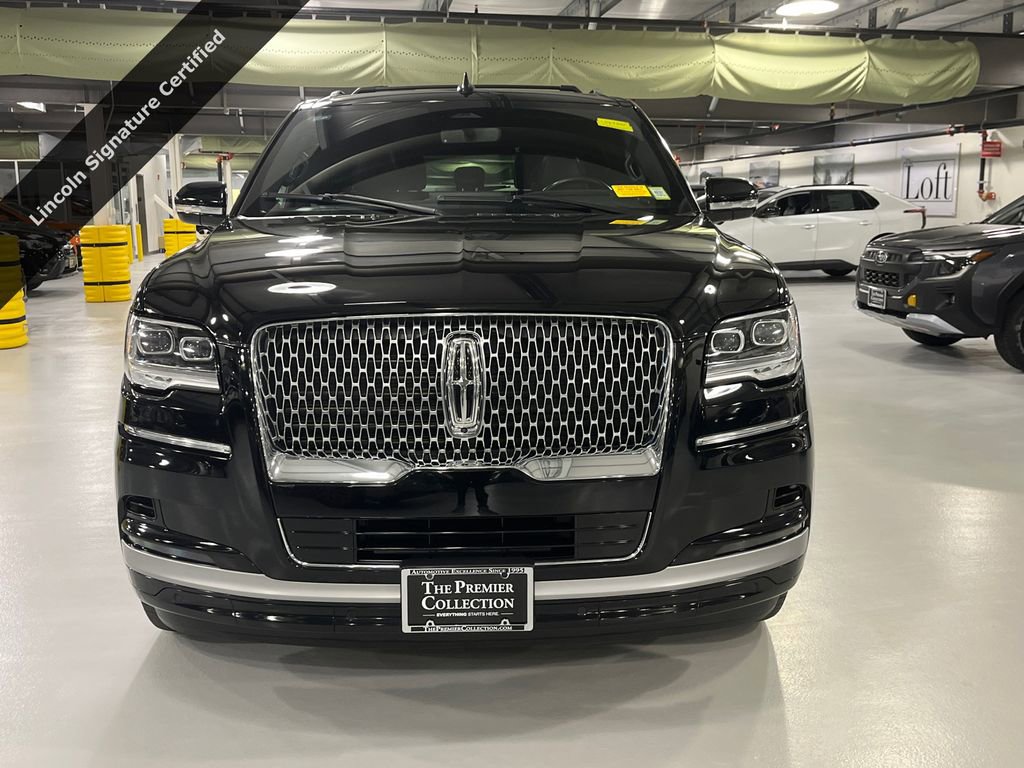 Used 2023 Lincoln Navigator L Reserve image 6