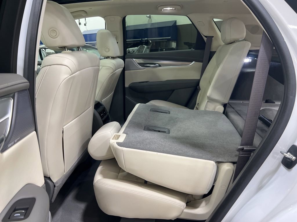 Used 2023 Cadillac XT5 Premium Luxury AWD/4WD image 13