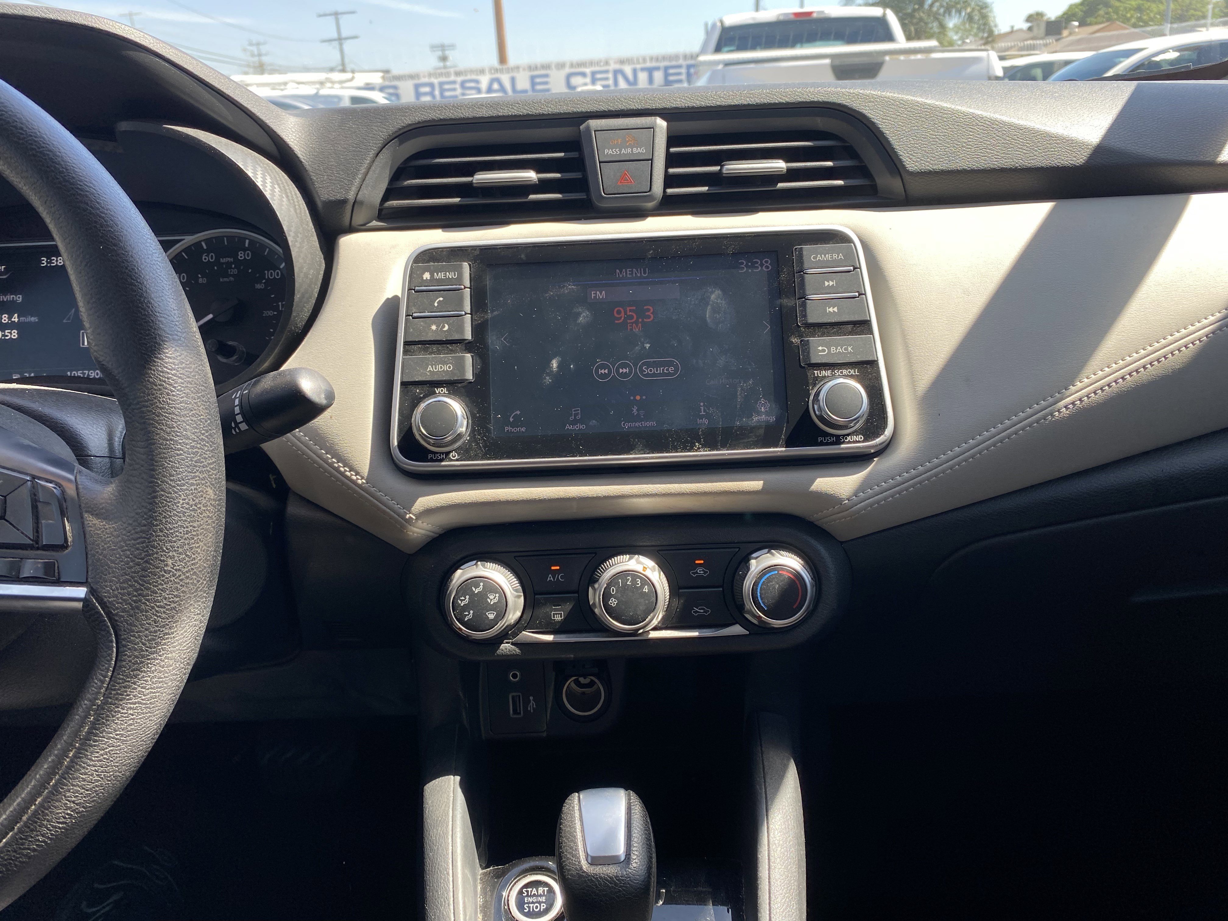 Used 2020 Nissan Versa SV FWD image 13