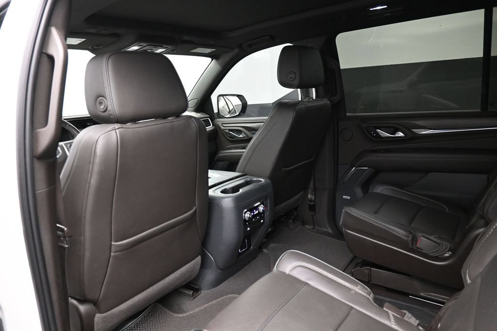 Used 2022 GMC Yukon XL Denali AWD/4WD image 17