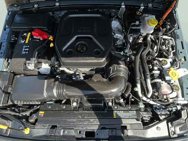 Used 2025 Jeep Wrangler Unlimited Sahara w/ Safety Group image 33