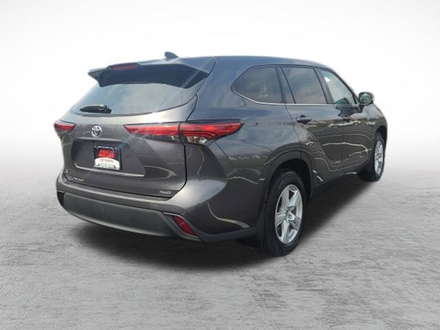 Used 2023 Toyota Highlander L AWD/4WD image 8