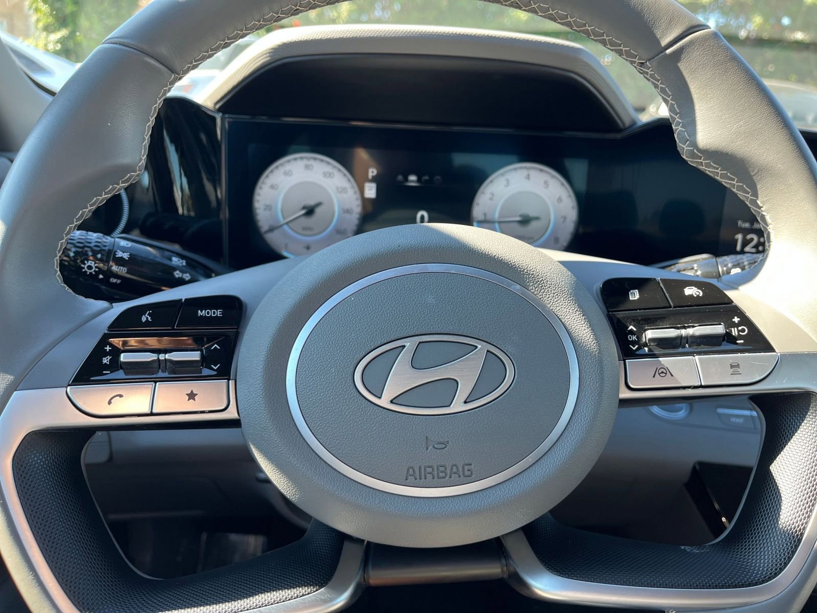 Used 2025 Hyundai Elantra SEL image 30