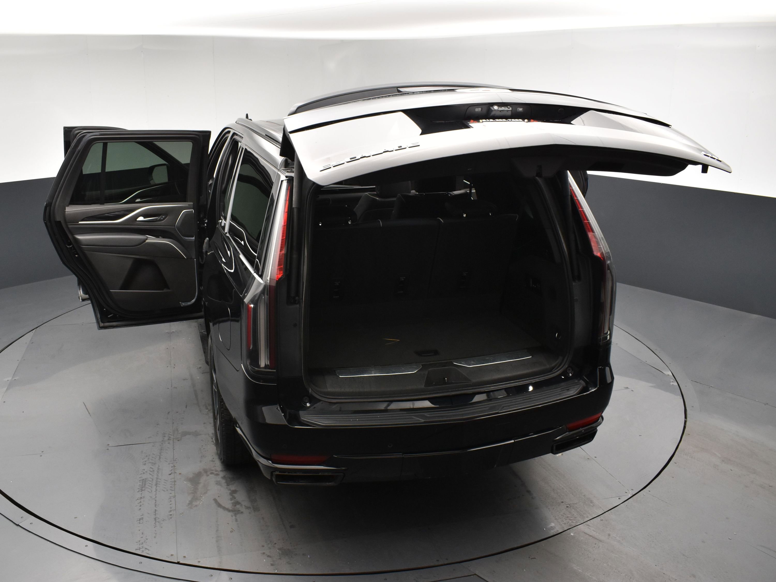 Used 2022 Cadillac Escalade Sport AWD/4WD image 22
