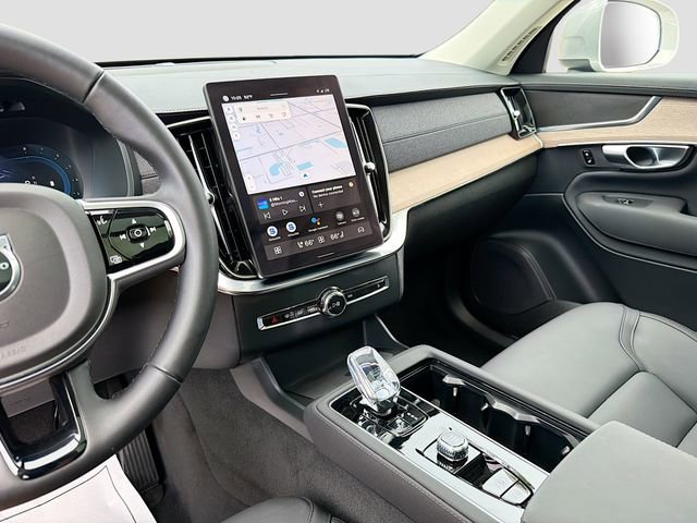 Used 2025 Volvo XC90 B5 Plus image 29