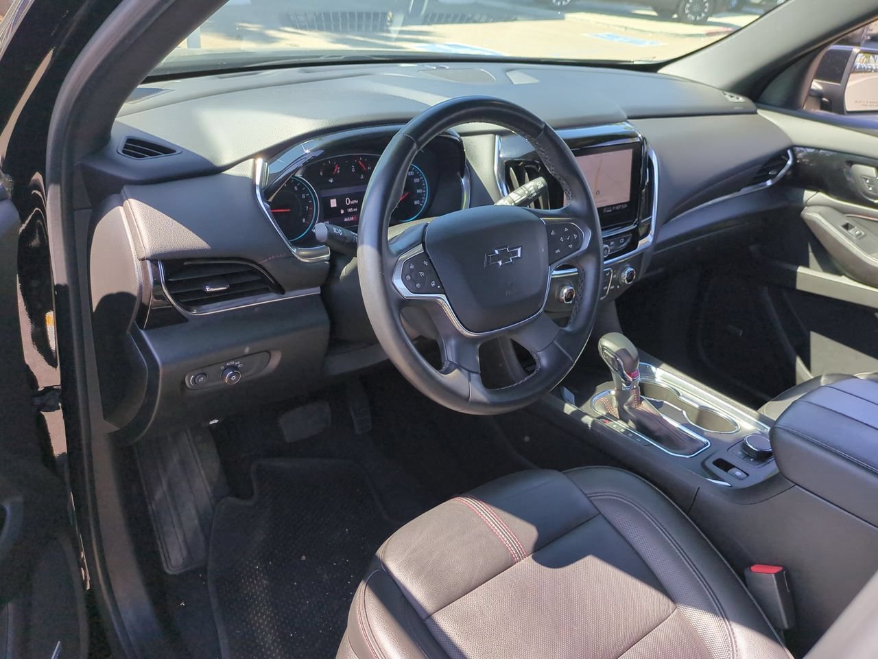 Used 2023 Chevrolet Traverse RS w/ LPO, Cargo Package FWD image 10