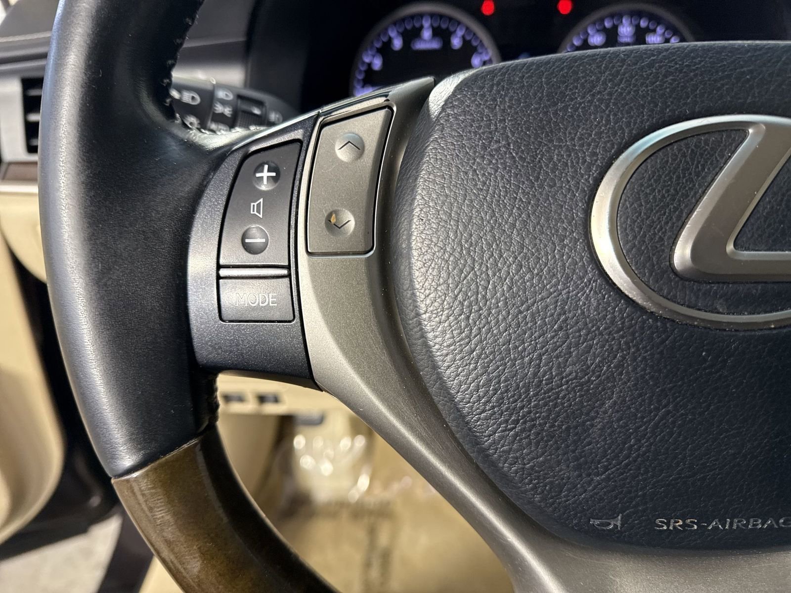 Used 2013 Lexus ES 350 w/ Luxury Pkg image 12