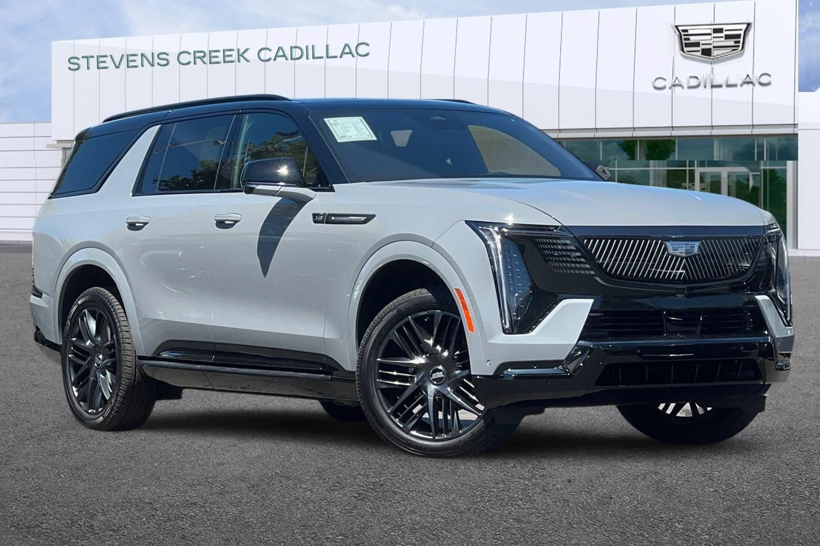 Used 2026 Cadillac Escalade IQL Sport 1 w/ LPO, ONYX Package AWD/4WD image 1