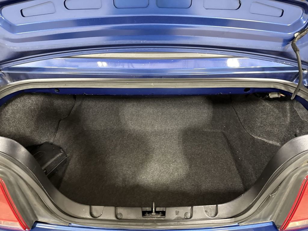 Used 2006 Ford Mustang Convertible image 22