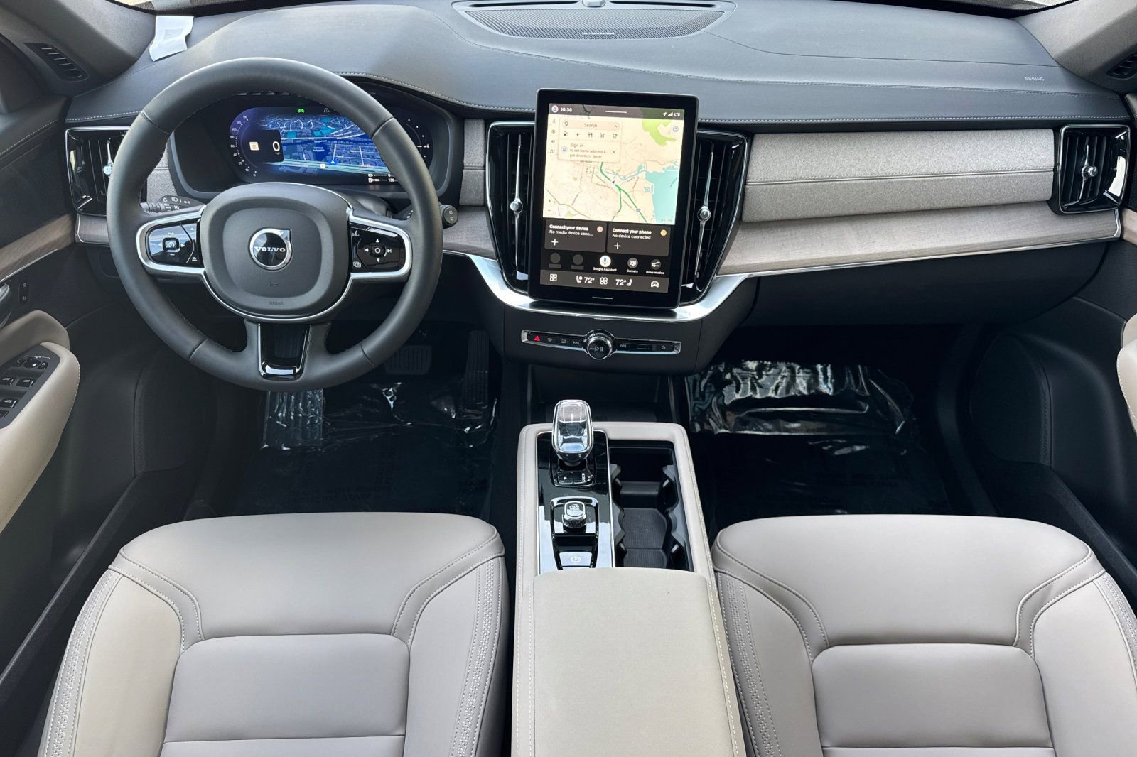 New 2026 Volvo XC90 T8 Plus w/ Protection Package Premier AWD/4WD image 3