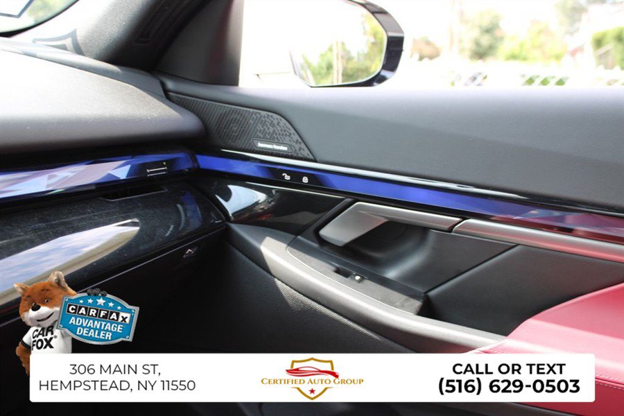 Used 2024 BMW 540i xDrive AWD/4WD image 19