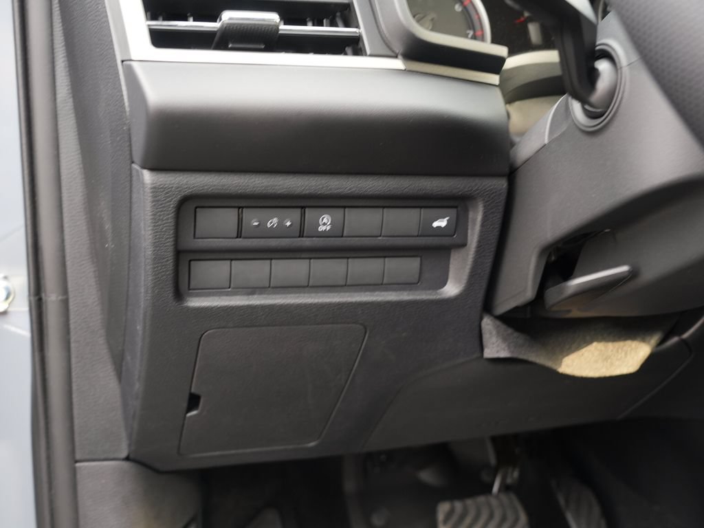 New 2026 Mitsubishi Outlander AWD image 18